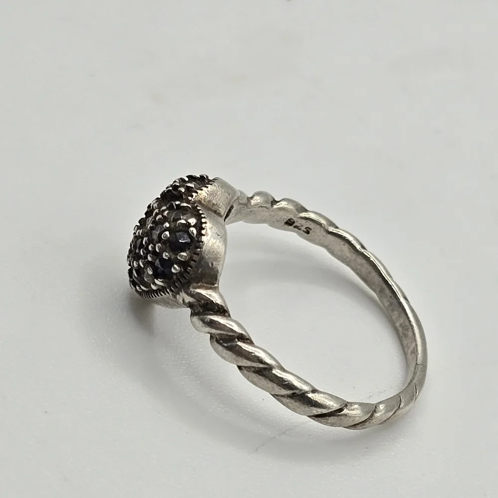 Vintage .925 HAN Marcasite Heart  Ring With twist Band Sz6.75-2.2 Mm